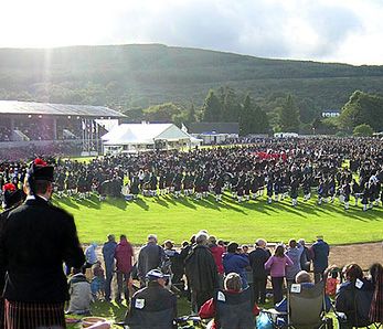 File:Dunoon Bands.jpg