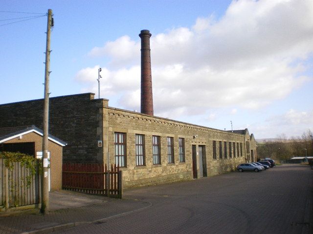 File:Kings Mill - geograph.org.uk - 1218676.jpg