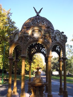 File:Launceston city gardens fountain.jpg