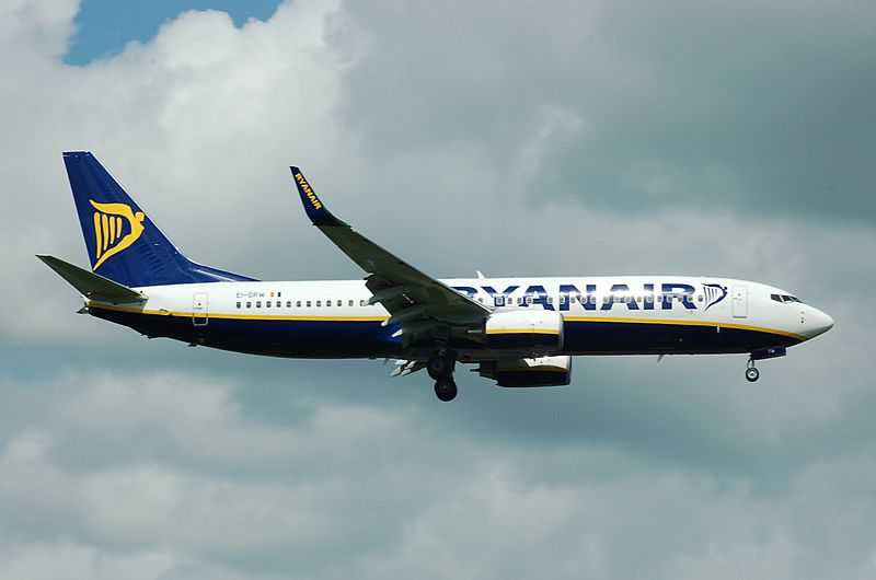 File:Ryanair Boeing 737-800 EI-DPW.jpg