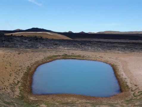 File:Small lake in Krafla.jpg