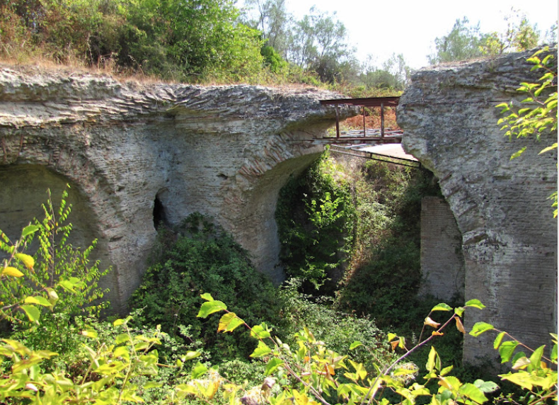 File:Terme Apollinari 2.png