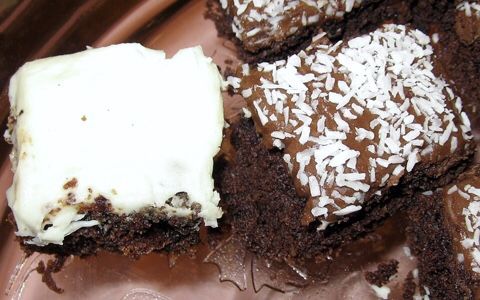 File:Vegan chocolate and coconut cake (3076406391).jpg