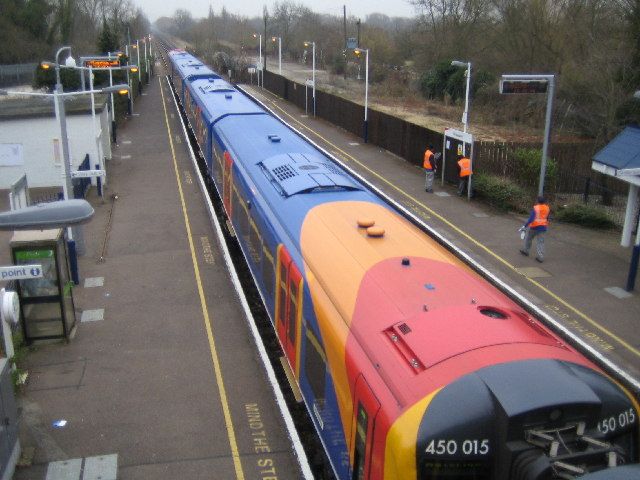 File:Wraysbury Railway Station.jpg