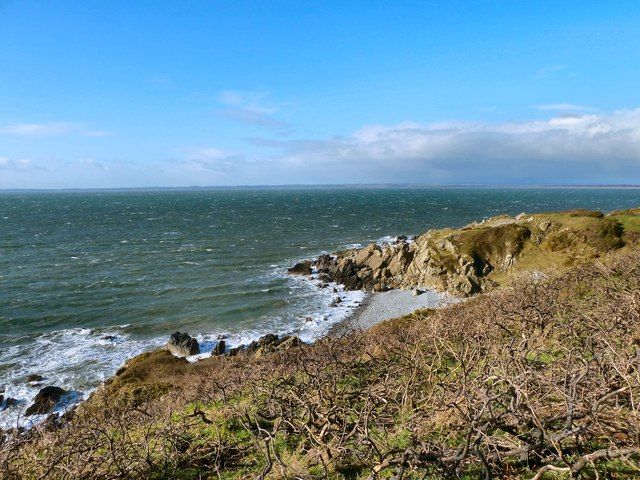 File:Garliachen Fort, Laigh Sinniness, Old Luce.jpg