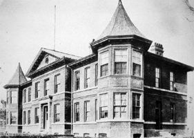 File:Severance Hospital in 1904.jpg