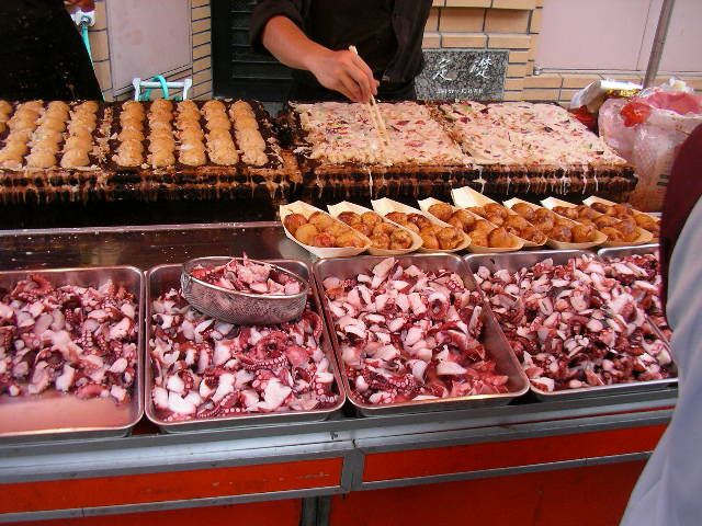 File:Takoyaki stall at Azabu festival in Tokyo.jpg