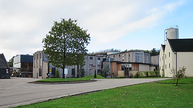 File:The old Macallan Distillery.jpg