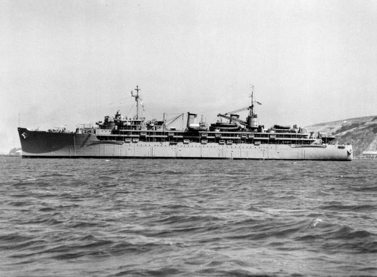 File:USS Bushnell AS-15 1947.jpg