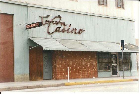 File:80s padre bar.jpg