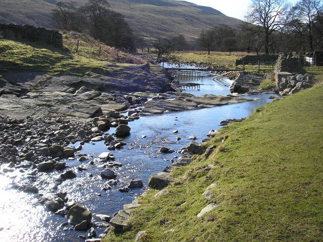 File:Barkin Beck - geograph.org.uk - 131225.jpg