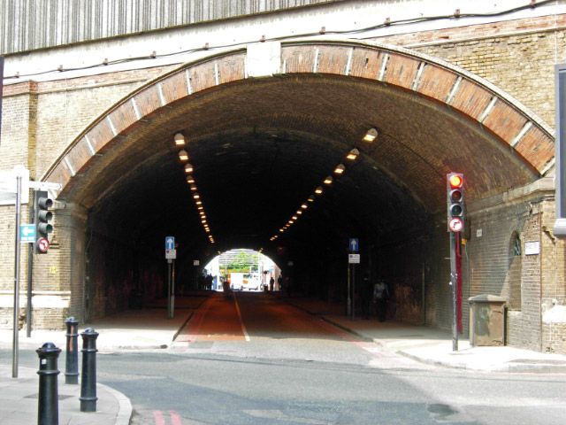 File:Bermondsey Street, London Bridge.jpg