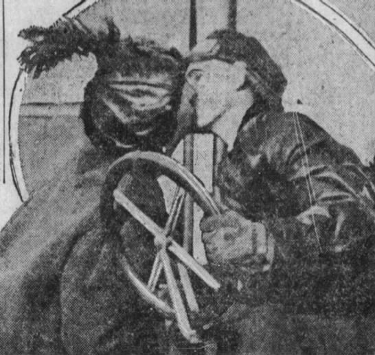 File:Edna and Silas Christofferson kiss goodbye.jpg