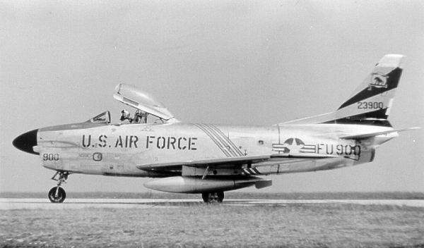 File:F-86d-52-3900-440FIS.jpg