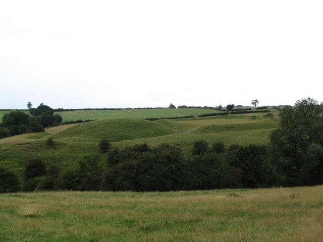 File:Hallaton Castle earthworks.jpg