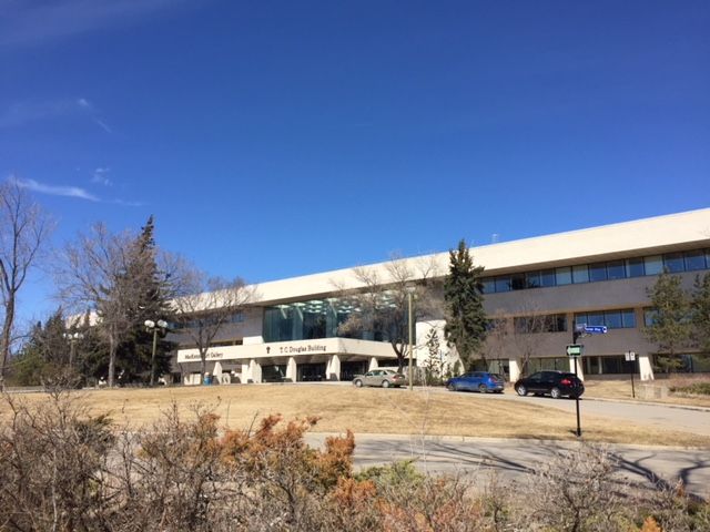 File:MacKenzie Art Gallery, Regina.jpg