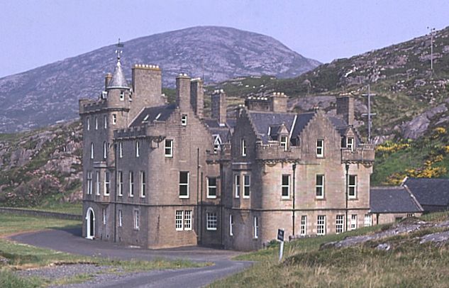 File:Abhainnsuidhe (Amhuinnsuidhe) Castle.jpg