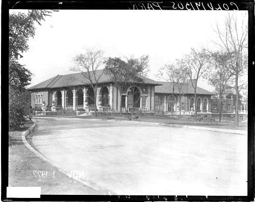 File:Columbus Park Boathouse.jpg