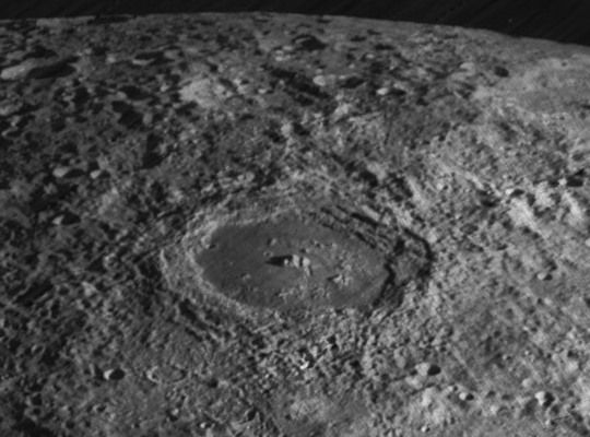 File:Compton crater 4140 med.jpg