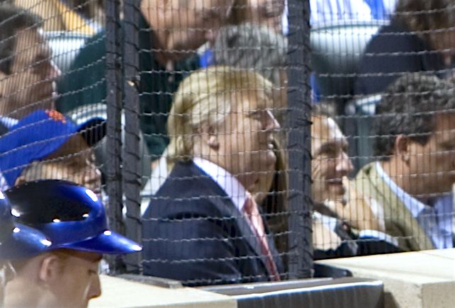 File:Donald trump at the game (3728975319).jpg