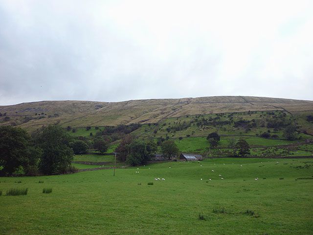 File:East Rackenthwaite in Garsdale (geograph 2612573).jpg