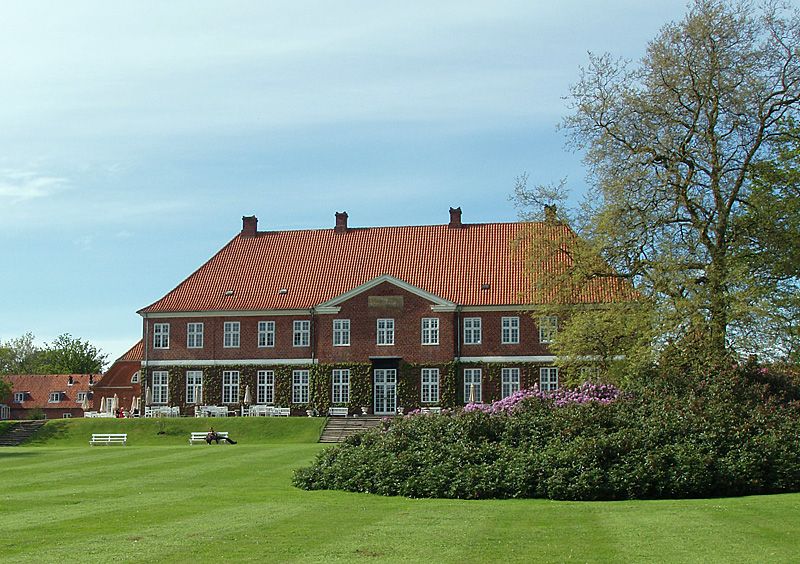 File:Hindsgavl havesiden.jpg