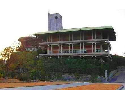 File:Jeoldusan Shrine.jpg