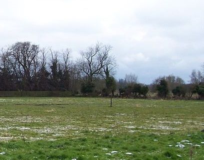 File:Lamp-post in Skaters Meadow.jpg