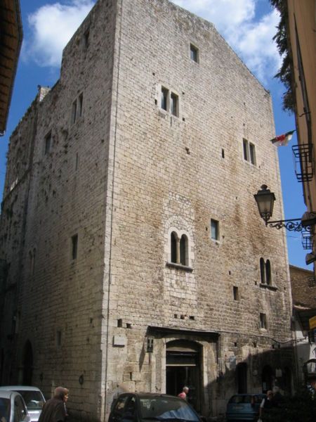 File:Palazzo Gottifredo alatri.jpg