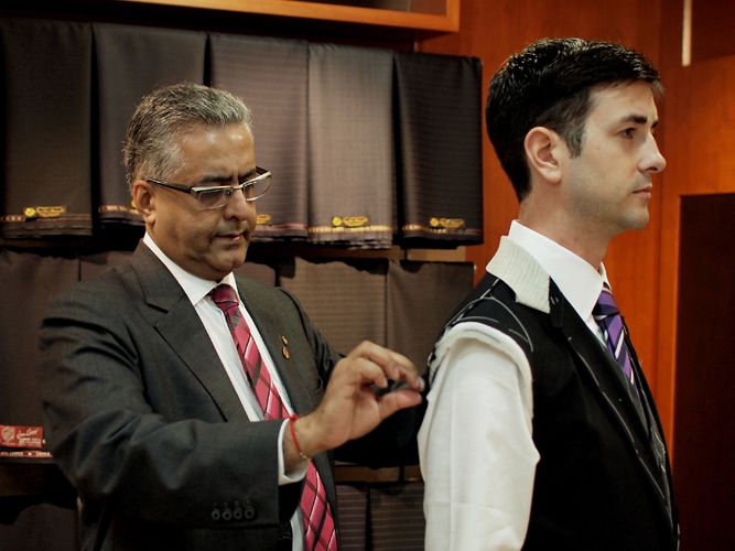 File:Raja Daswani Fitting.jpg