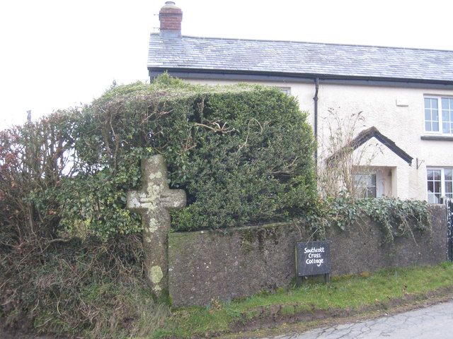 File:Southcott Cross - geograph.org.uk - 1143803.jpg