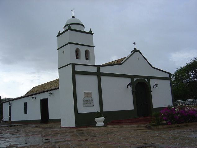 File:Templo de El Carrizal.jpg