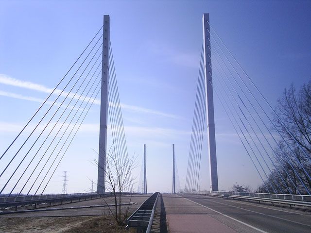 File:Tuikabelbrug Godsheide.jpg