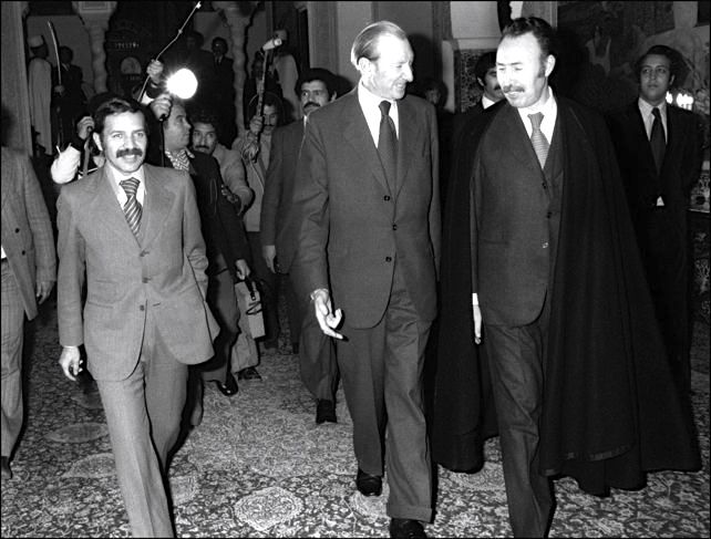 File:Abdelaziz Bouteflika & Houari Boumédiène 1975.jpg