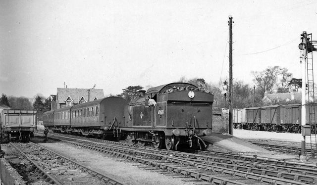 File:Buntingford Station 1937237.jpg