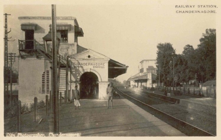 File:Chandernagore-gare.jpg