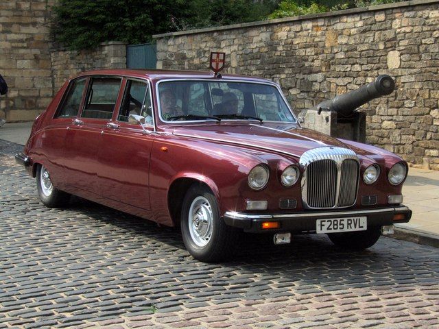 File:Daimler DS 420, Castle Hill, Lincoln.jpg