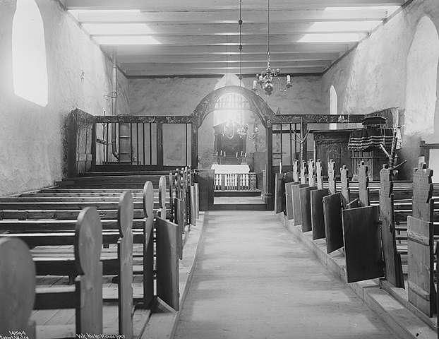 File:Eidfjord gamle kyrkje interior Wilse.jpeg