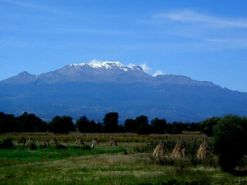 File:Ixtaccihuatl Cornshocks.jpg