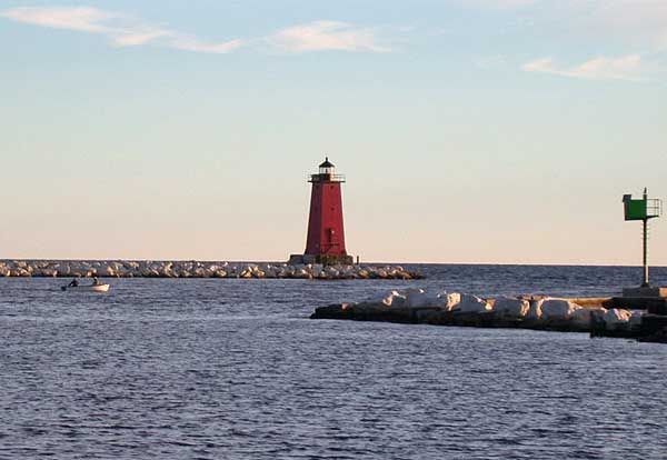 File:Manistique Harbor Light in Manistique, Michigan.jpg