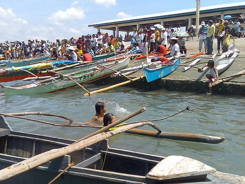 File:Tukuran Fish Port.jpg