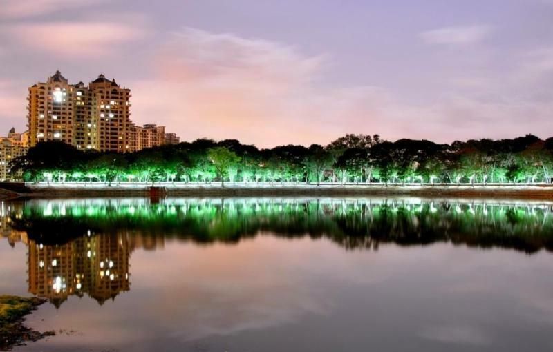 File:Upvan Lake - Night View.JPG