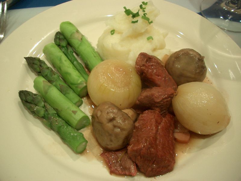 File:Boeuf Bourguignon (54149747).jpg