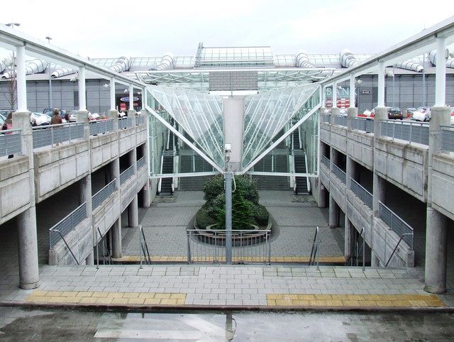 File:Braehead car park concourse.jpg