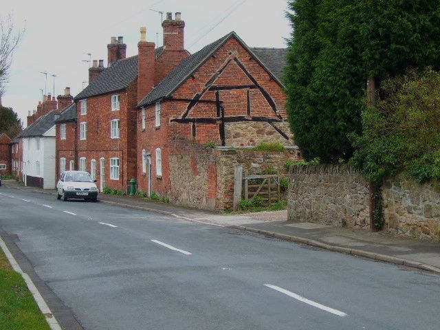 File:Cruck - geograph.org.uk - 387586.jpg