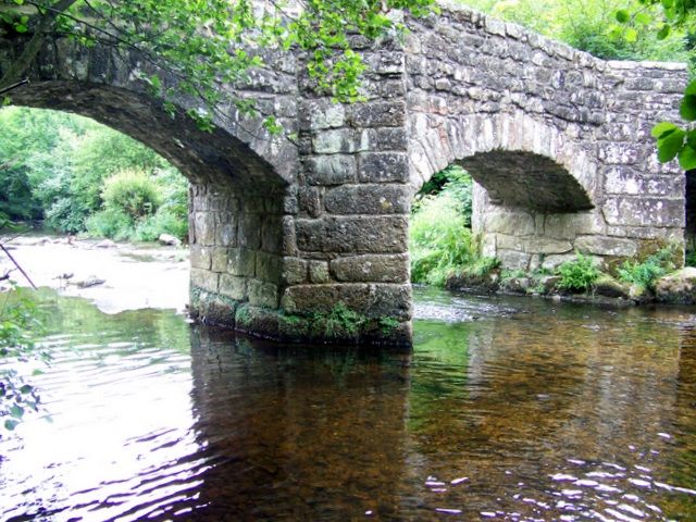 File:Fingle Bridge - geograph.org.uk - 1403306.jpg