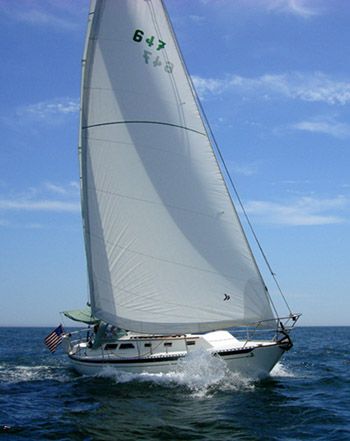 File:Islander 36 on port tack.jpg