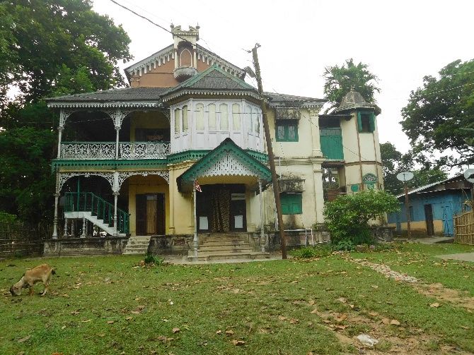 File:Matiabag Palace or Gauripur Rajbari.jpg