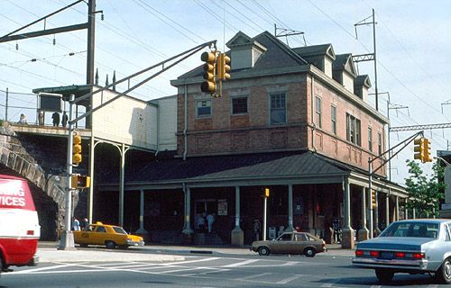 File:New Brunswick station, May 1985.jpg