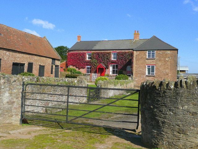 File:Pen-allt Farmhouse - geograph.org.uk - 980253.jpg